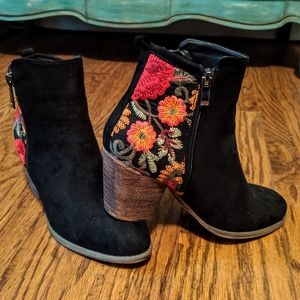 Tiara Los Angeles dress cowboy cowgirl fall boots